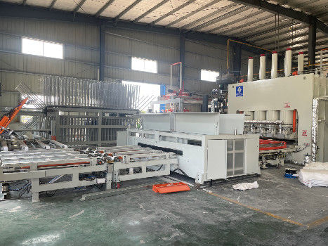 কেনা 1400T-3200T অনুভূমিক স্বল্প চক্র ল্যামিনেশন হট প্রেস 4 × 8 4 × 9 4 × 10 online manufacture