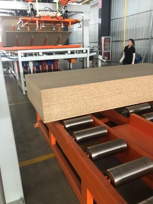 গুণ  Laminating Production Line Short Cycle Press Melamine Hot Press Machine 900T to 1600T কারখানা