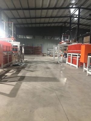 15KW স্বল্প চক্র গরম প্রেস লেমিনেটিং লাইন জন্য আসবাবপত্র বোর্ড 1200 টন